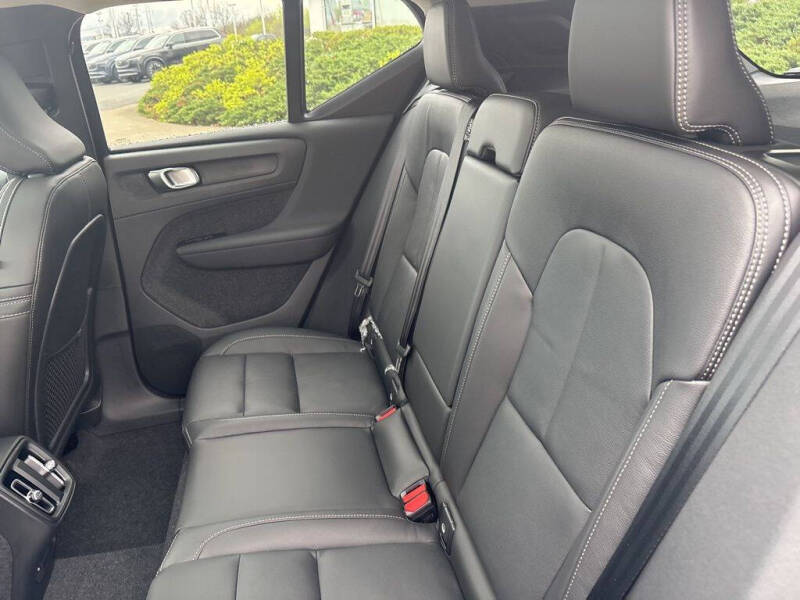 2026 Volvo XC40 B5 Plus