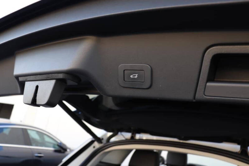 2023 Land Rover Range Rover Evoque P250 SE