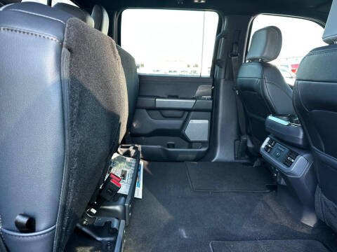 2025 Ford F-150 Lightning Lariat