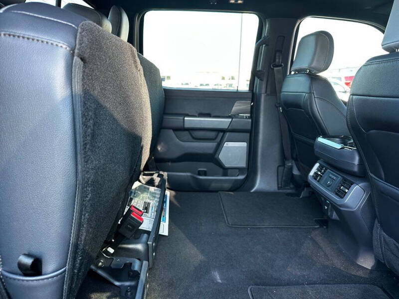 2025 Ford F-150 Lightning Lariat