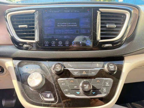 2017 Chrysler Pacifica Touring