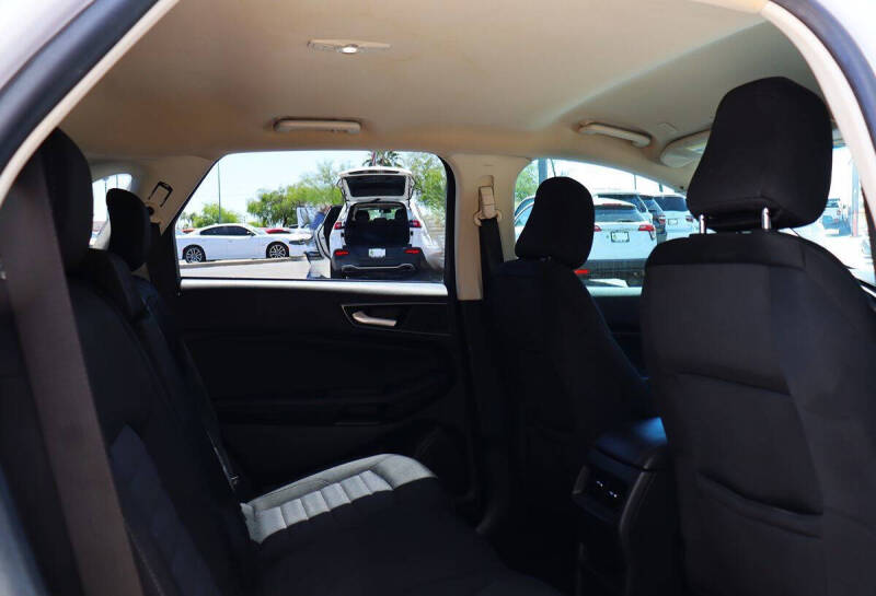 2021 Ford Edge SE