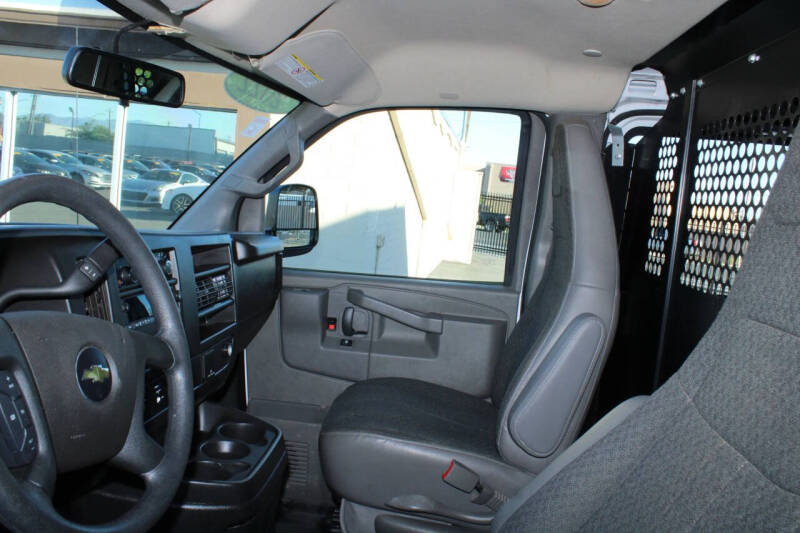 2022 Chevrolet Express 2500