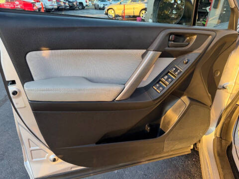 2016 Subaru Forester 2.5i