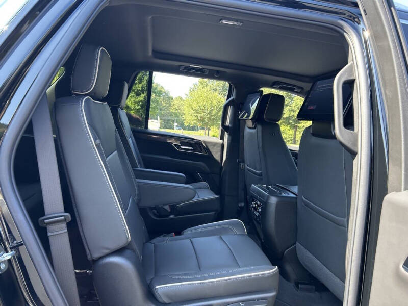 2025 GMC Yukon Elevation