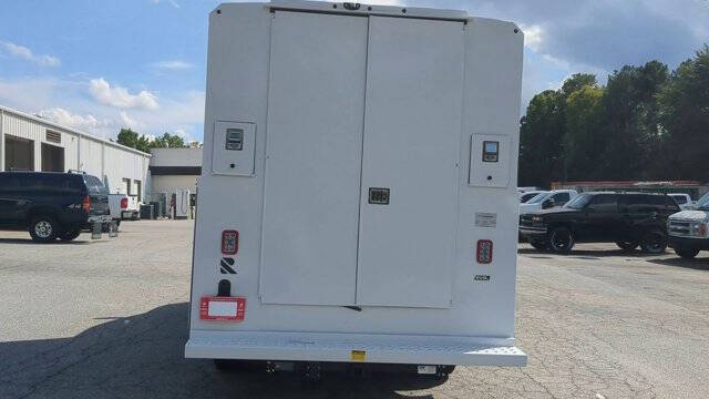 2025 GMC Savana 3500