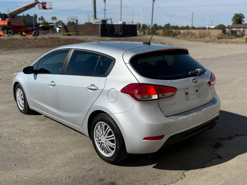 2016 Kia Forte5 LX