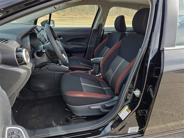 2025 Nissan Versa SR