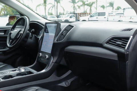 2021 Ford Edge Titanium