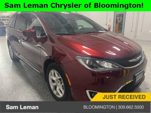 2020 Chrysler Pacifica for sale at Sam Leman CDJR Bloomington in Bloomington IL