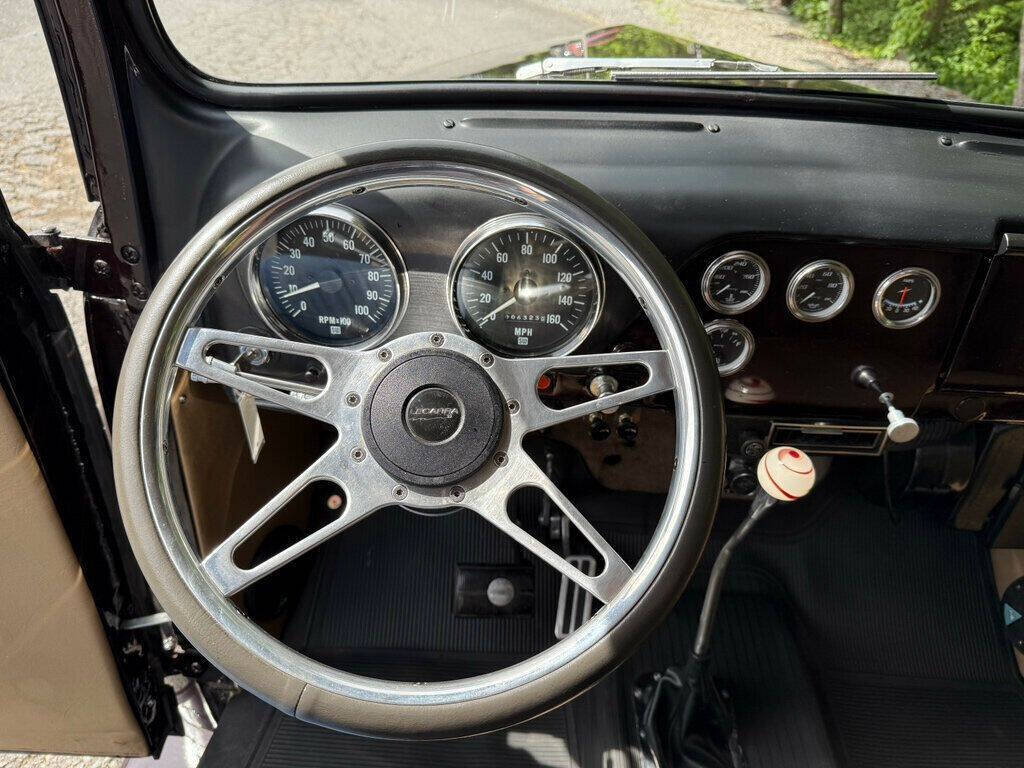 1952 Ford F1 29
