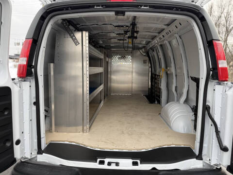 2025 Chevrolet Express 2500