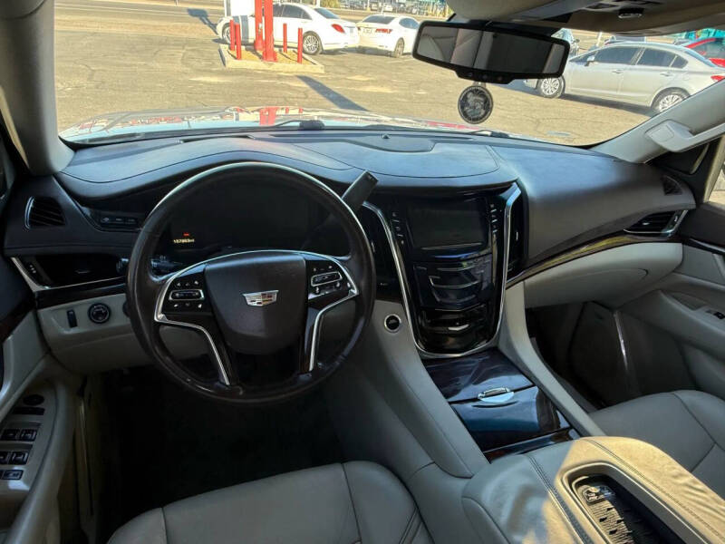 2015 Cadillac Escalade Luxury