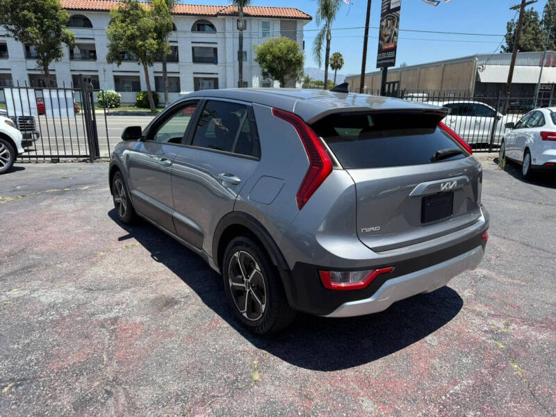 2023 Kia Niro LX