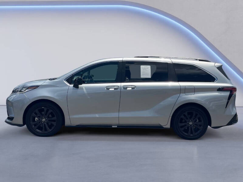 2022 Toyota Sienna XSE 7-Passenger