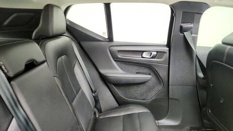 2025 Volvo XC40 B5 Plus Bright Theme