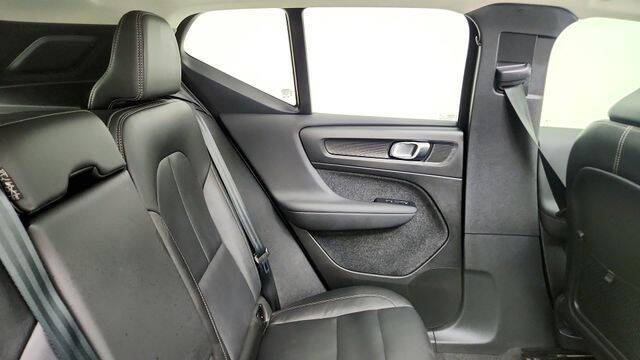 2025 Volvo XC40 B5 Plus Bright Theme