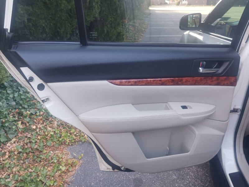 2011 Subaru Outback 2.5i Limited