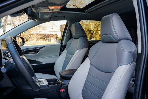 2021 Toyota RAV4 Hybrid XLE Premium