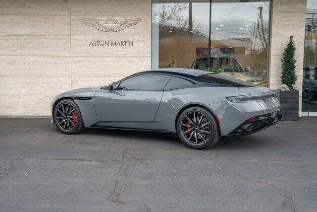 2018 Aston Martin DB11 2