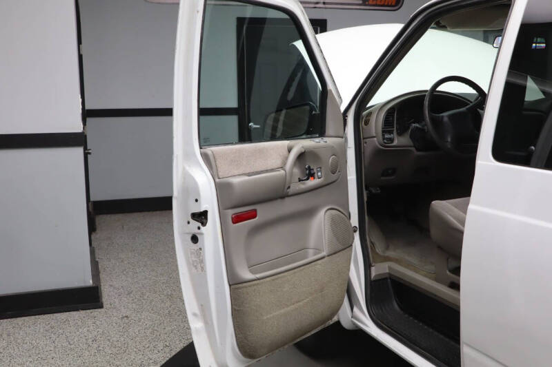 2002 Chevrolet Astro LS