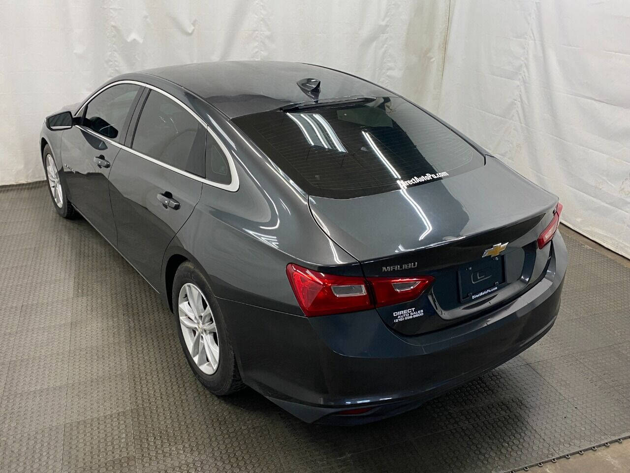2018 Chevrolet Malibu LT 4dr Sedan - Gray exterior view 7
