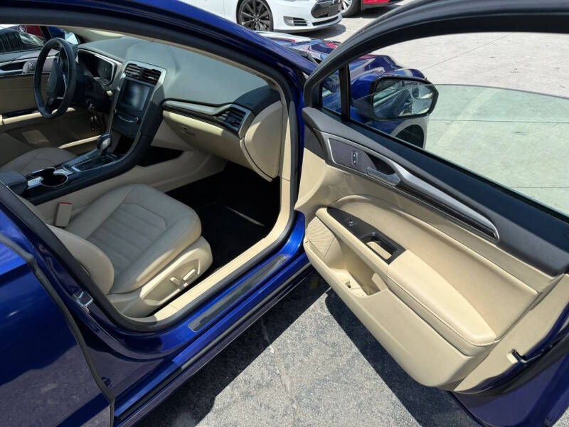 2014 Ford Fusion SE