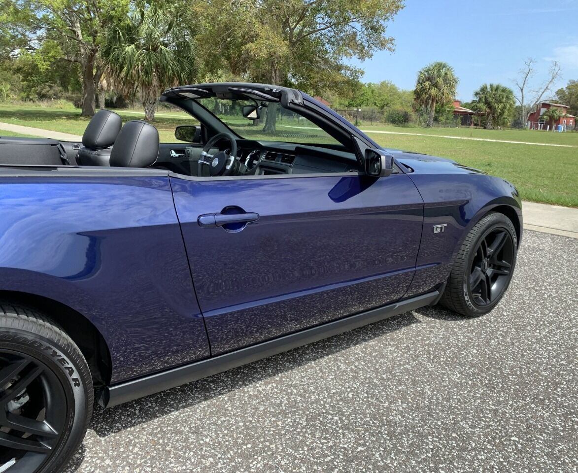 2010 Ford Mustang 32