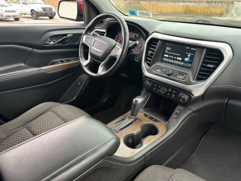 2017 GMC Acadia SLE-2