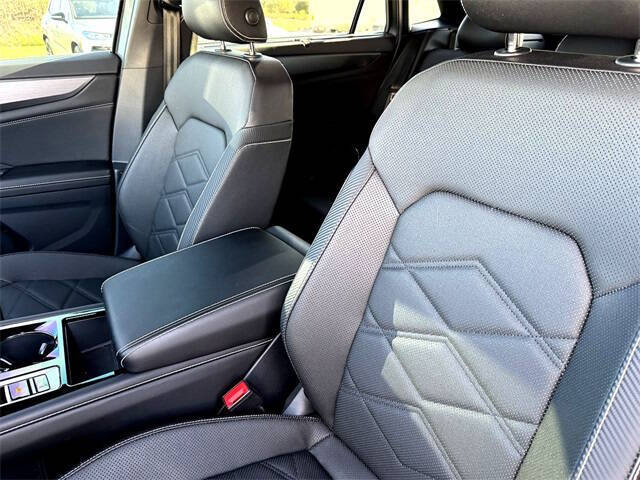 2025 Volkswagen Atlas Cross Sport SE