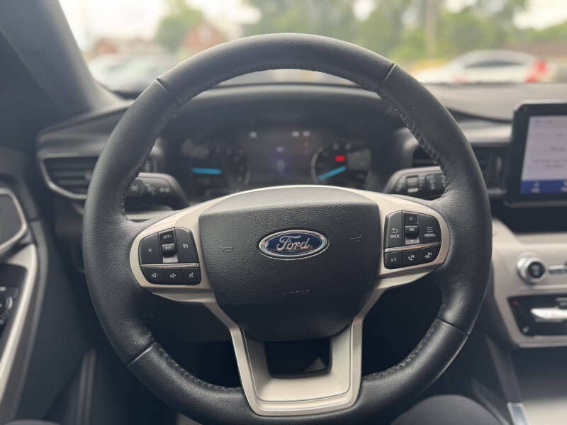 2024 Ford Explorer XLT