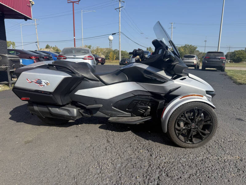 2023 Can-Am Spyder RT