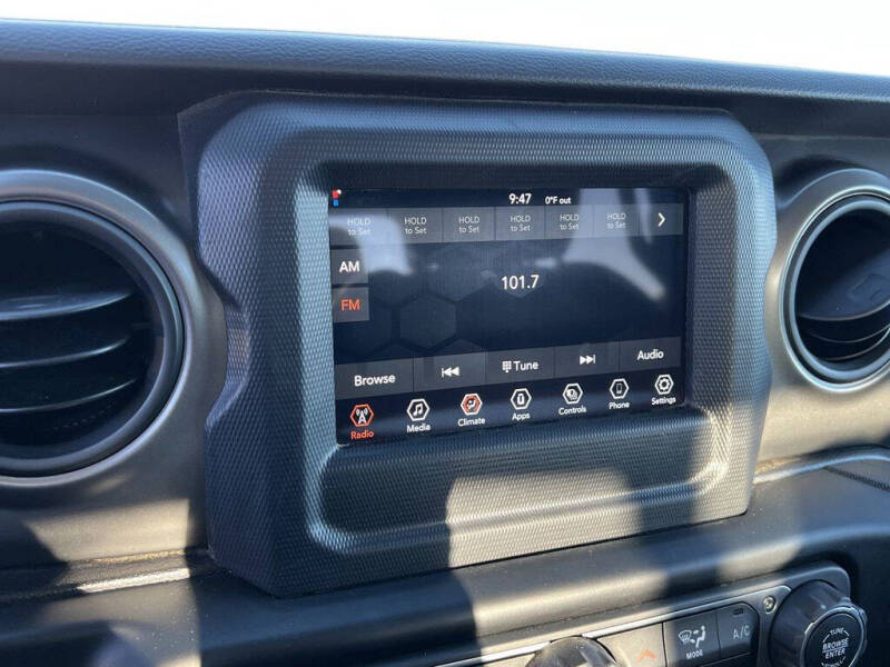 2022 Jeep Gladiator Sport