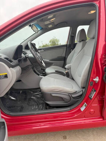 2014 Hyundai Accent SE