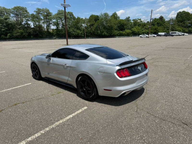 2017 Ford Mustang V6
