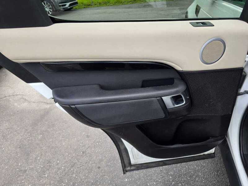 2018 Land Rover Discovery SE