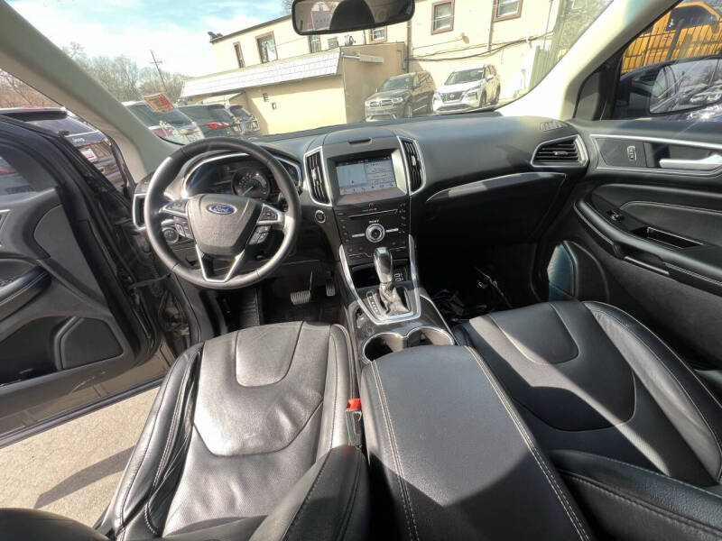 2017 Ford Edge Titanium