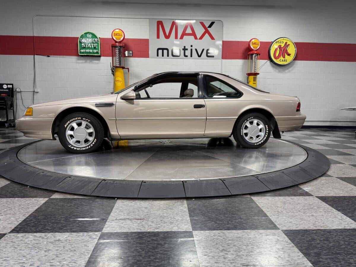 1993 Ford Thunderbird 6