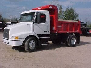 2001 Volvo VNM42T