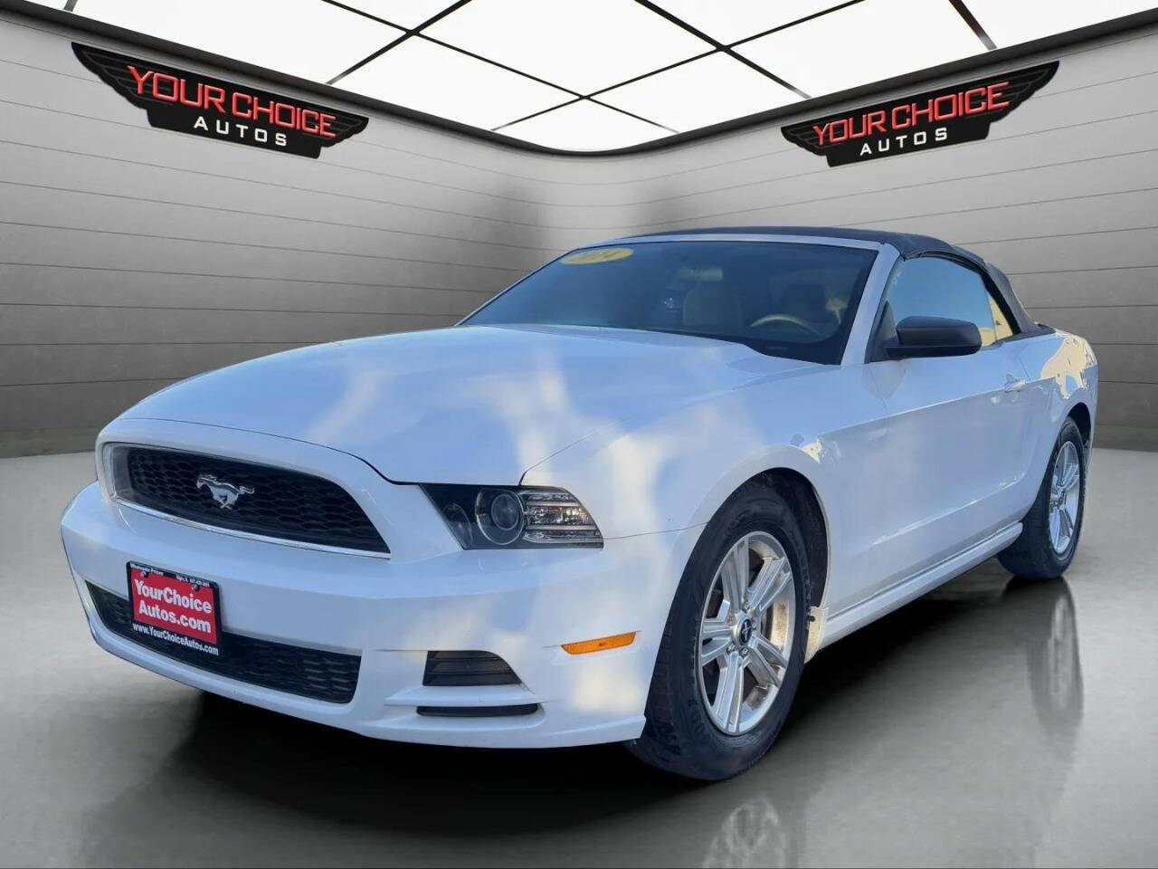 2014 Ford Mustang V6 2dr Convertible's photo
