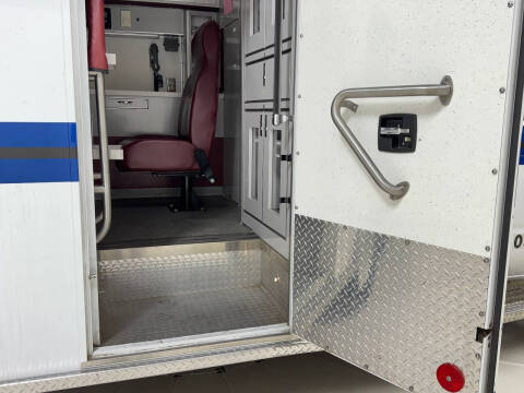 2010 Ford E-Series E-450 SD