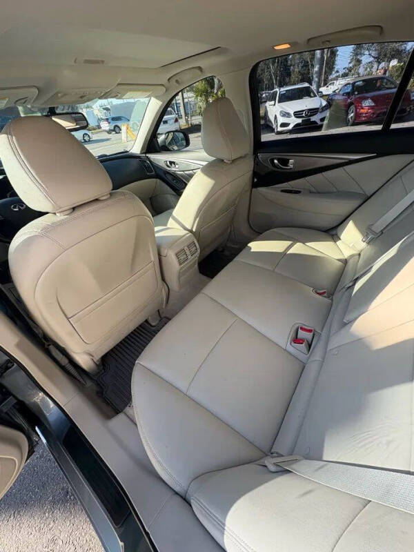 2015 Infiniti Q50 Premium