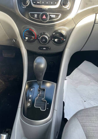 2017 Hyundai Accent Value Edition