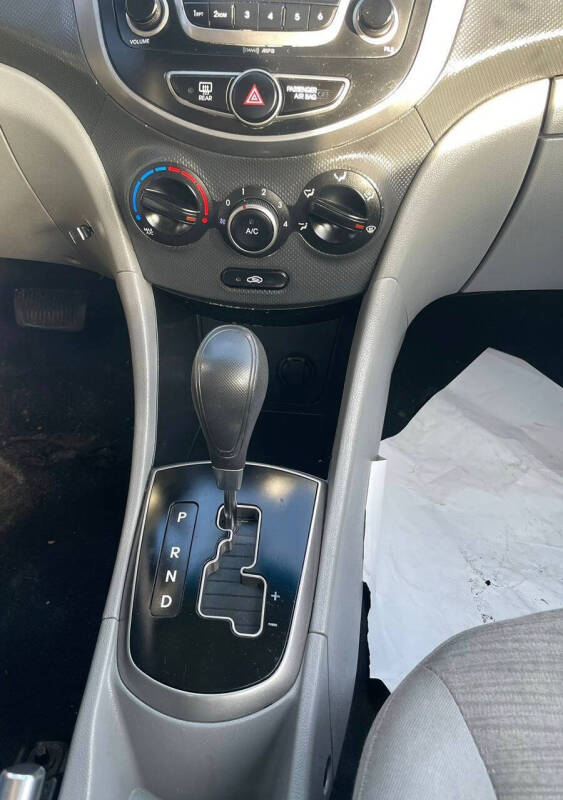 2017 Hyundai Accent Value Edition