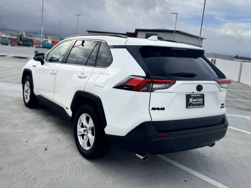 2020 Toyota RAV4 Hybrid XLE