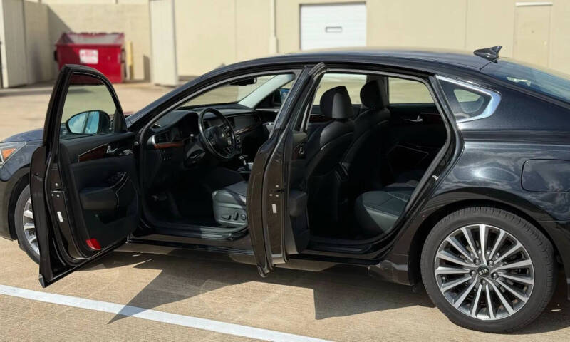 2017 Kia Cadenza Premium