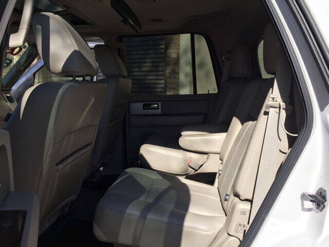 2009 Ford Expedition Limited photo 14