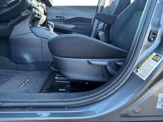 2023 Nissan Kicks S