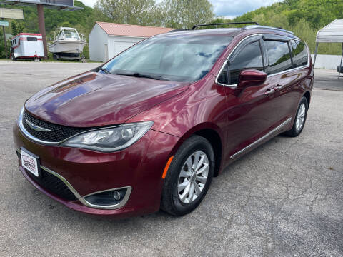 2018 Chrysler Pacifica for sale at PIONEER USED AUTOS & RV SALES in Lavalette WV