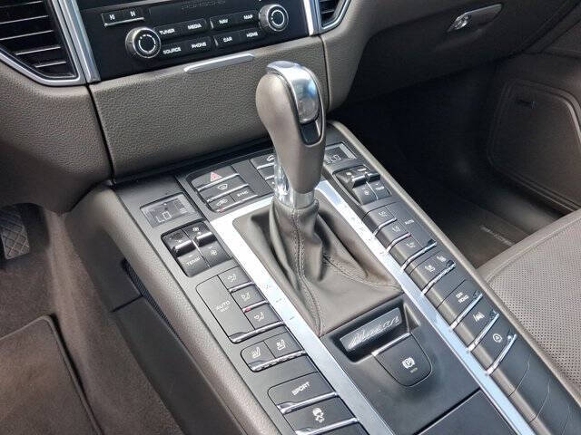 2017 Porsche Macan